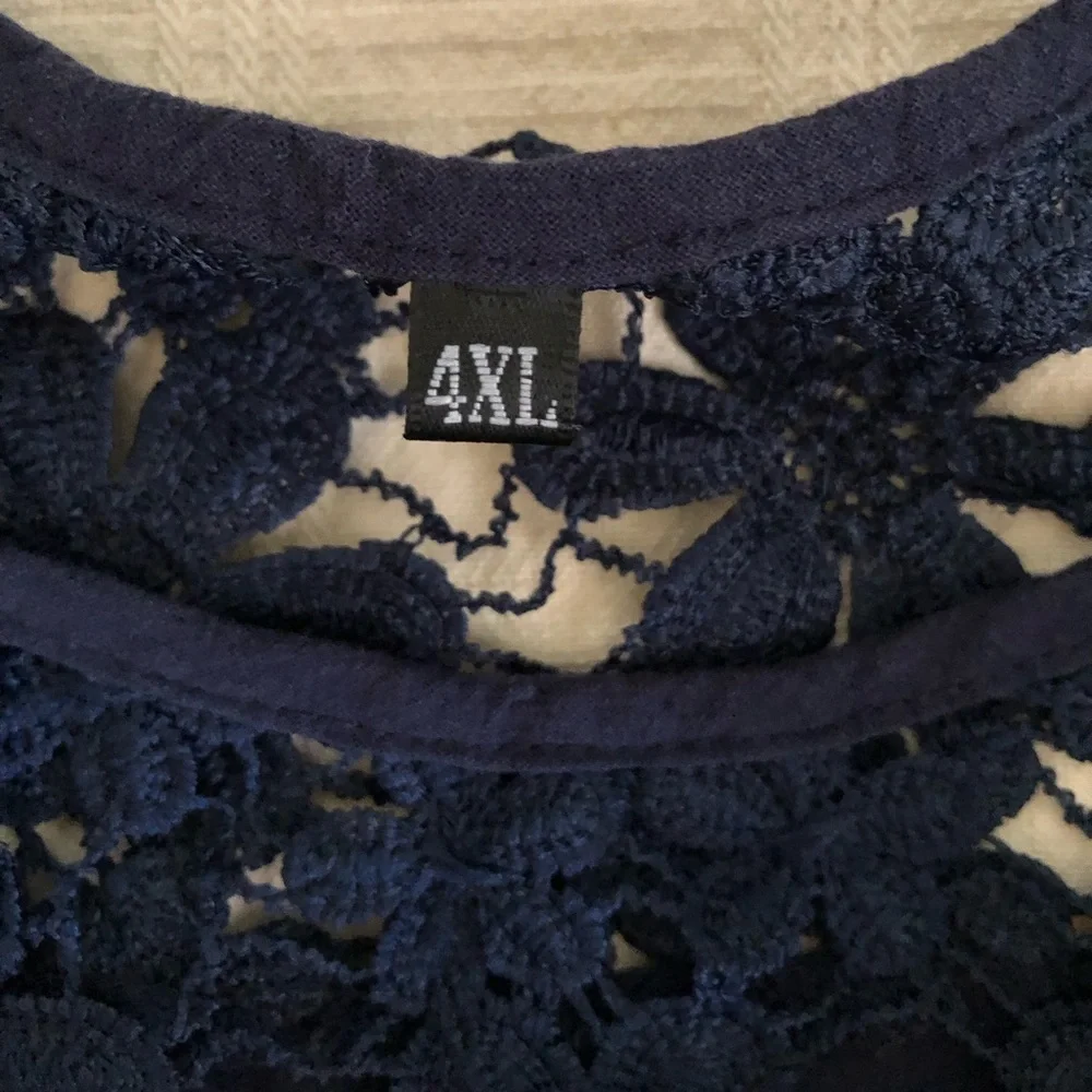 unbranded dark blue flower lace a-line dress labeled 4X see measurements